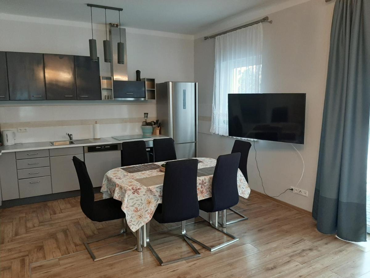 Am Bahnhof Apartment Werneuchen Exterior photo